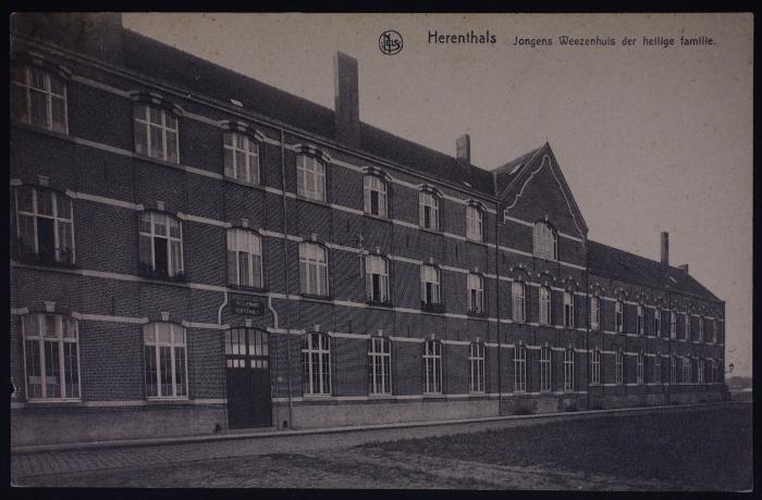Herentals, Jongensweeshuis der Heilige Familie