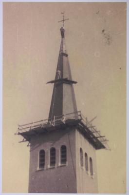 Kessel-Station, bouw van de kerk