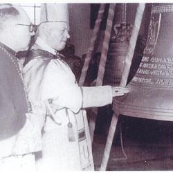 Vorselaar, Kardinaal Van Roey schenkt een grote klok aan de Sint-Pieterskerk, 1947'