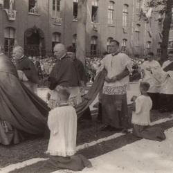 Vorselaar, marktplein, Bisschopsjubileum Van Roey, 1951