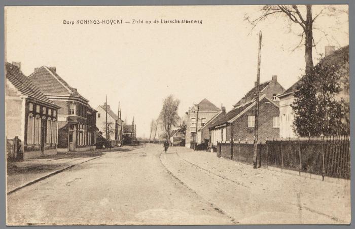 Koningshooikt, Dorpsstraat