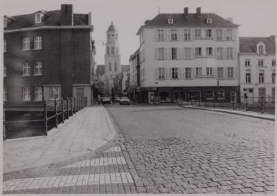 Lier, Rechtestraat met de Sint-Gummaruskerk