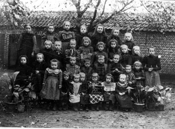 Lille, een schoolfoto van 1900.