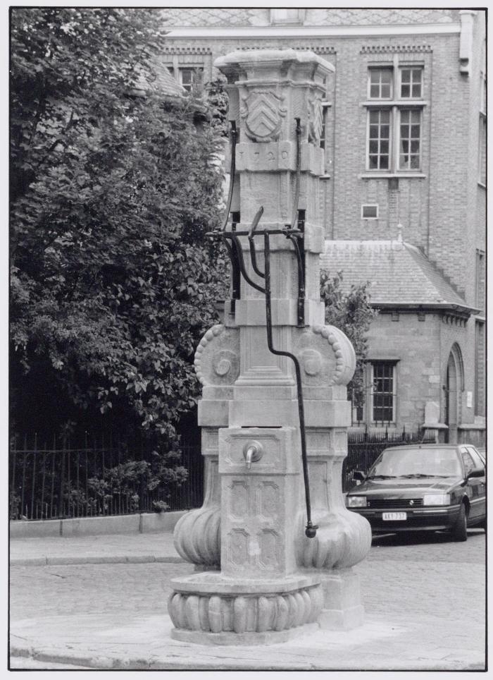 Lier, pomp Sint-Gummarusstraat.
