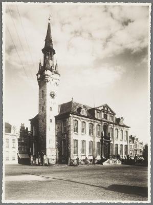 Lier, belfort en stadhuis
