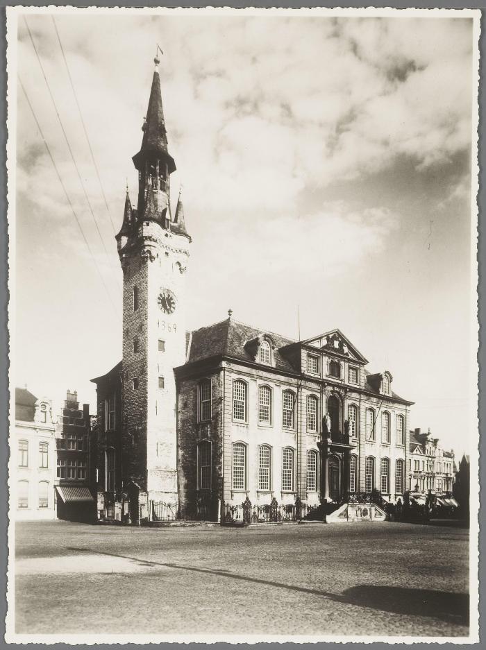 Lier, belfort en stadhuis