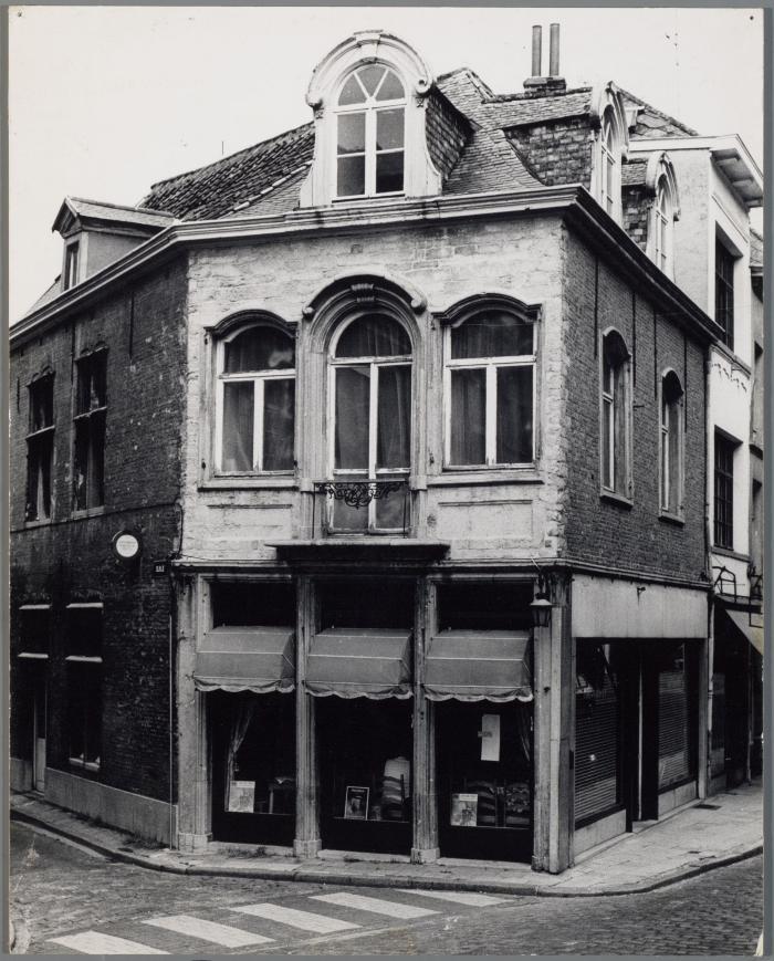 Lier, koffiebranderij Van Ouytsel, Rechtestraat 27 
