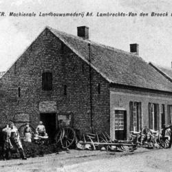 Lille, de smidse van Jaan Lambrechts rond 1900.