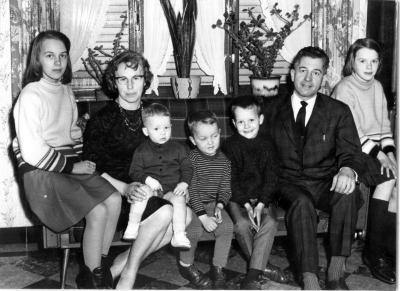 Poederlee, burgemeester Louis Peters met zijn gezin.