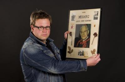 Wim Vangrootloon met relikwie