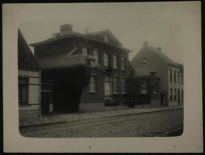 Berlaar, woning dokter Van Hoof