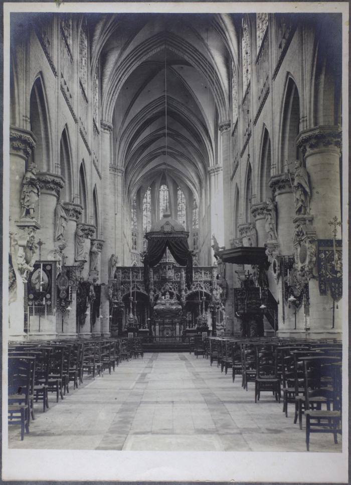 Lier, Sint-Gummaruskerk interieur