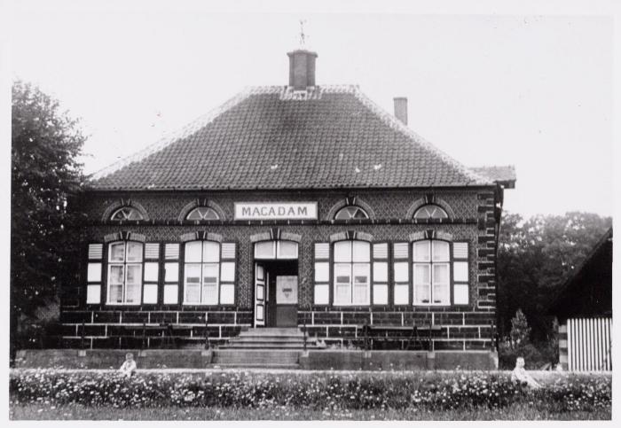 Heist-op-den-Berg, Macadam en huis aan de Nete te Booischot