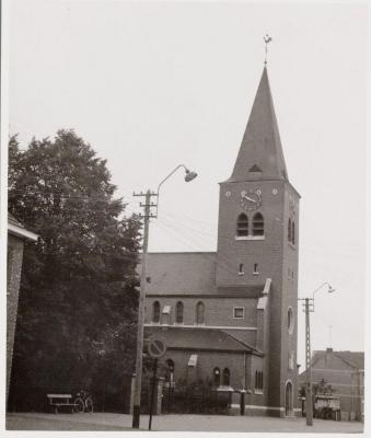 Heist-op-den-Berg, de Onze-Lieve-Vrouw en de Sint-Jozefkerk te Pijpelheide (Booischot)