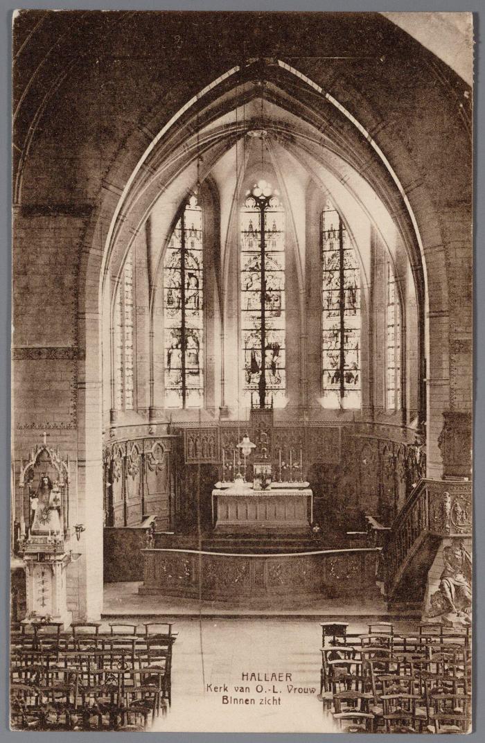 Heist-op-den-Berg, het interieur en het hoogkoor van de kerk van Hallaar