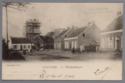 Heist-op-den-Berg, dorpsplaats te Hallaar met de kerkverbouwing