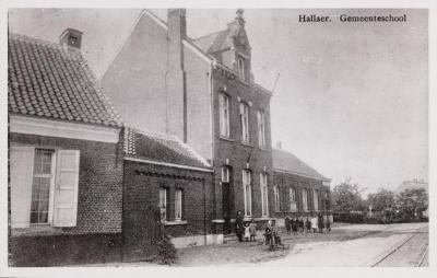 Heist-op-den-Berg, Gemeenteschool te Hallaar