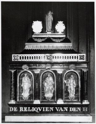 Heist-op-den-Berg,  het reliekschrijn van de heilige Guibertus in de  kerk te Itegem