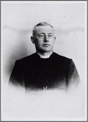 Heist-op-den-Berg, Smeyers E.H., pastoor te Hallaar