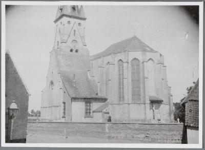 Heist-op-den-Berg, de O.L.V. kerk in Hallaar voor de verbouwing 