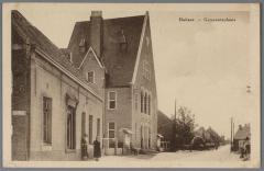 Heist-op-den-Berg, gemeentehuis te Hallaar