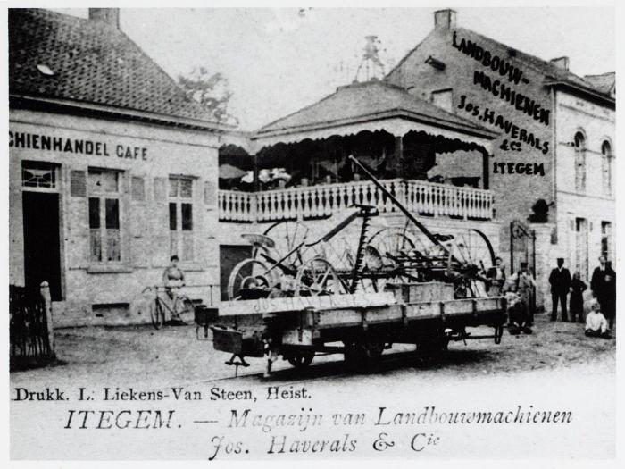 Heist-op-den-Berg, tramwagen met landbouwmachines te Itegem