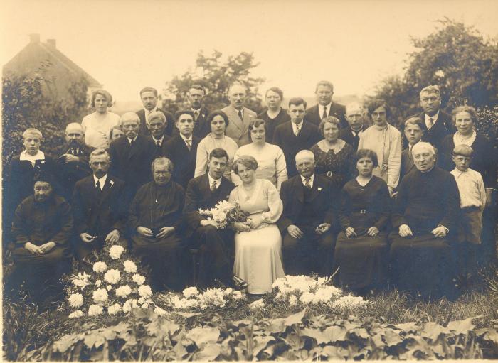 Heist-op-den-Berg, familiefoto van Maria Van de Wouwer met Frans Van Genechten 