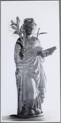 Heist-op-den-Berg, beeldhouwwerk van Sint-Lucia in de kerk te Wiekevorst