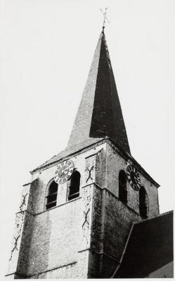 Heist-op-den-Berg, Sint-Jan-Baptistkerk van Schriek: de kerktoren