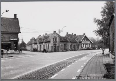 Aan de vroegere "Mechelbaan Tramhalt";Heist-op-den-Berg, steenweg van Heist naar Booischot 