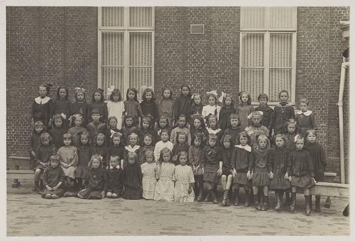 Heist-op-den-Berg, klasfoto uit de zusterschool 