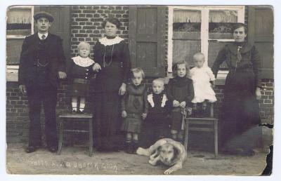 Heist-op-den-Berg,  familieportret Van Asch