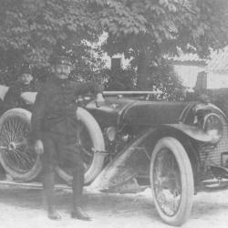 Herenthout, Herlaar: auto en chauffeur van baron Van Reynegom de Buzet