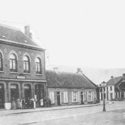 Herenthout, Markt, wachtzaal tram, ca. 1925