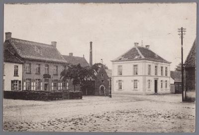 Sint-Niklaaskapel en huis van honderdjarige E. De Preter