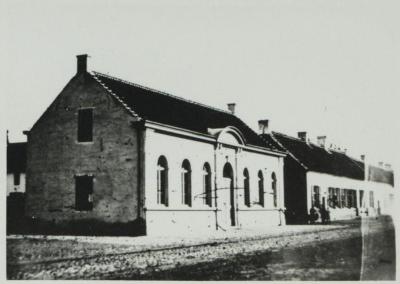 Putte, oud gemeentehuis.