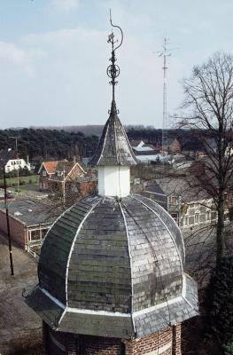 Instituut Van der Borght, toren