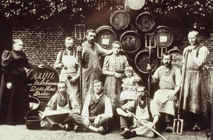 Putte, Eigenaars en gasten van 'Azijn en Bierbrouwerij Den Hert'