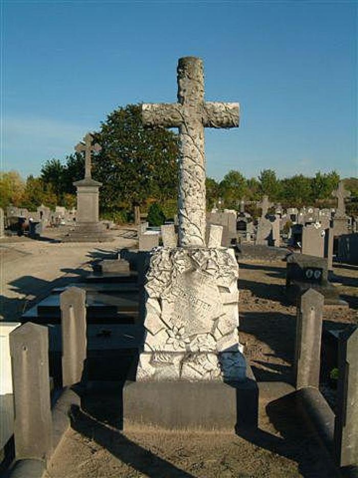 Historische grafzerken, kerkhof Putte.