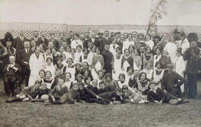 De medewerkers van de Vlaamse Kermis van juni 1925.