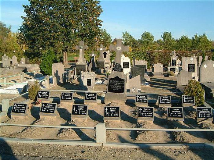 Graven van de Zusters van de Zeven Weeën.