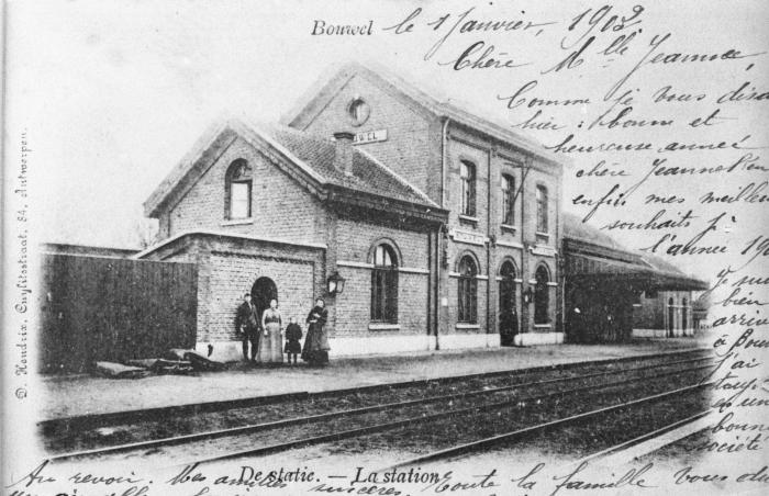 Bouwel, station