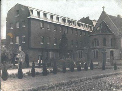 Het oude rusthuis H. Hart te Putte.
