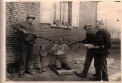 Putte, Belgische soldaten aan woning Antoon Buelens