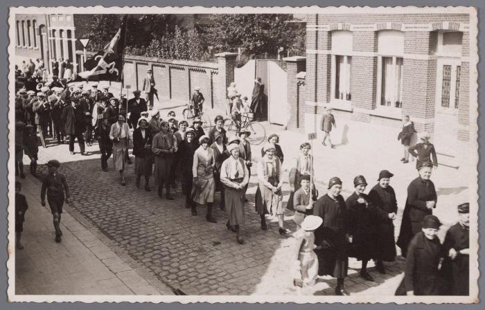 Putte, inhuldiging H.-Hartbeeld te Peulis