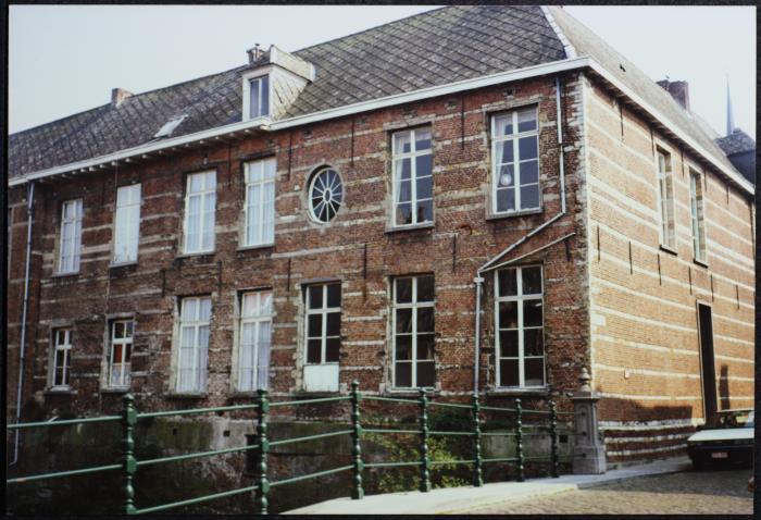 Lier, klooster Theresianen