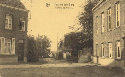 Heist-op-den-Berg, begin van de Hallaarsesteenweg 
