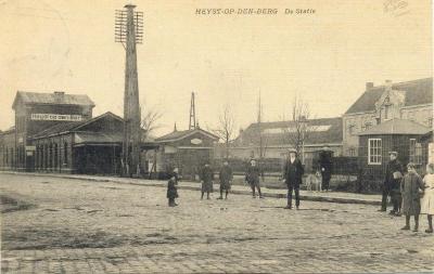 Heist-op-den-Berg, station en stationsplein