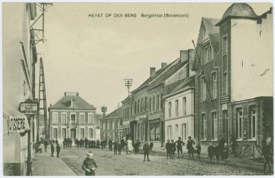 Heist-op-den-Berg, begin van de Bergstraat met het 'huis Brems'