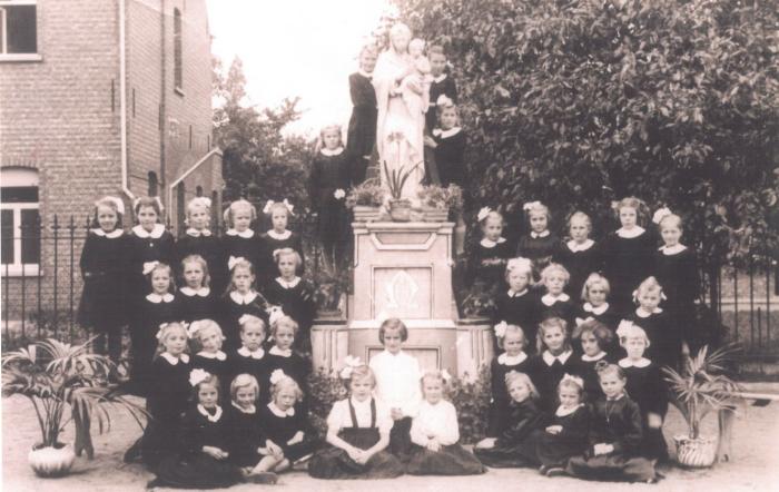 Herenthout, meisjesschool, 2de leerjaar, 1946-1947
